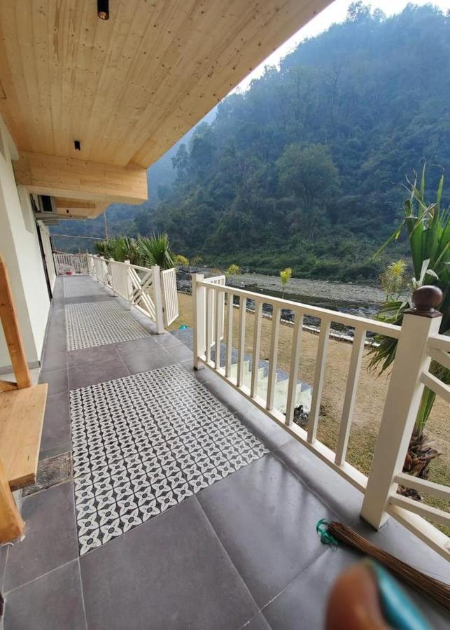 7 Hills Hotel And Resort Lansdowne Exteriör bild